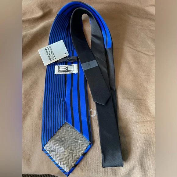 Steven Land Luxury Blue and Black Vertical Striped 100% Silk Tie - Picture 4 of 7